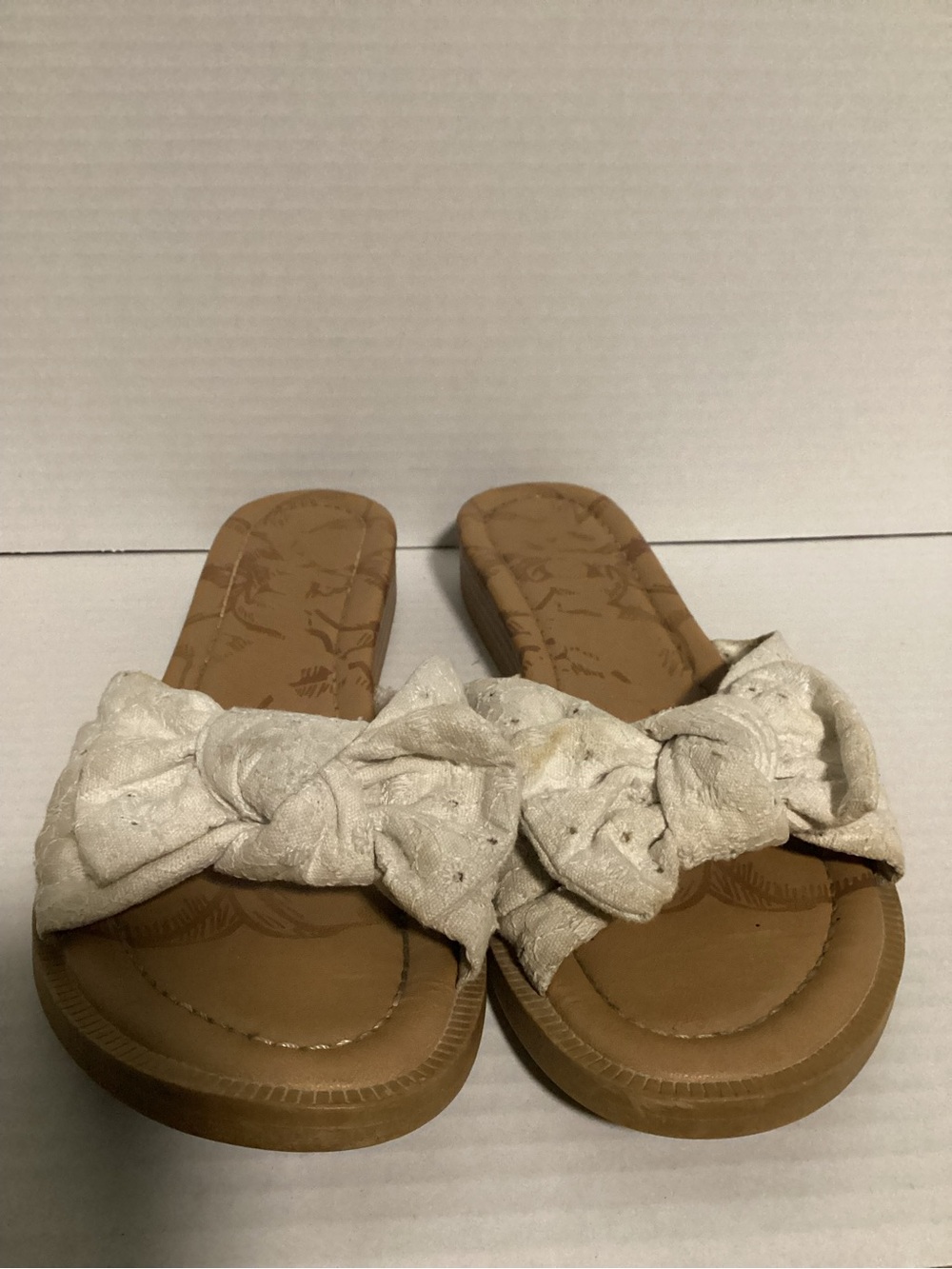 Blowfish Cream Knot-Top Slide Sandals Size 8 - Picture 3 of 9